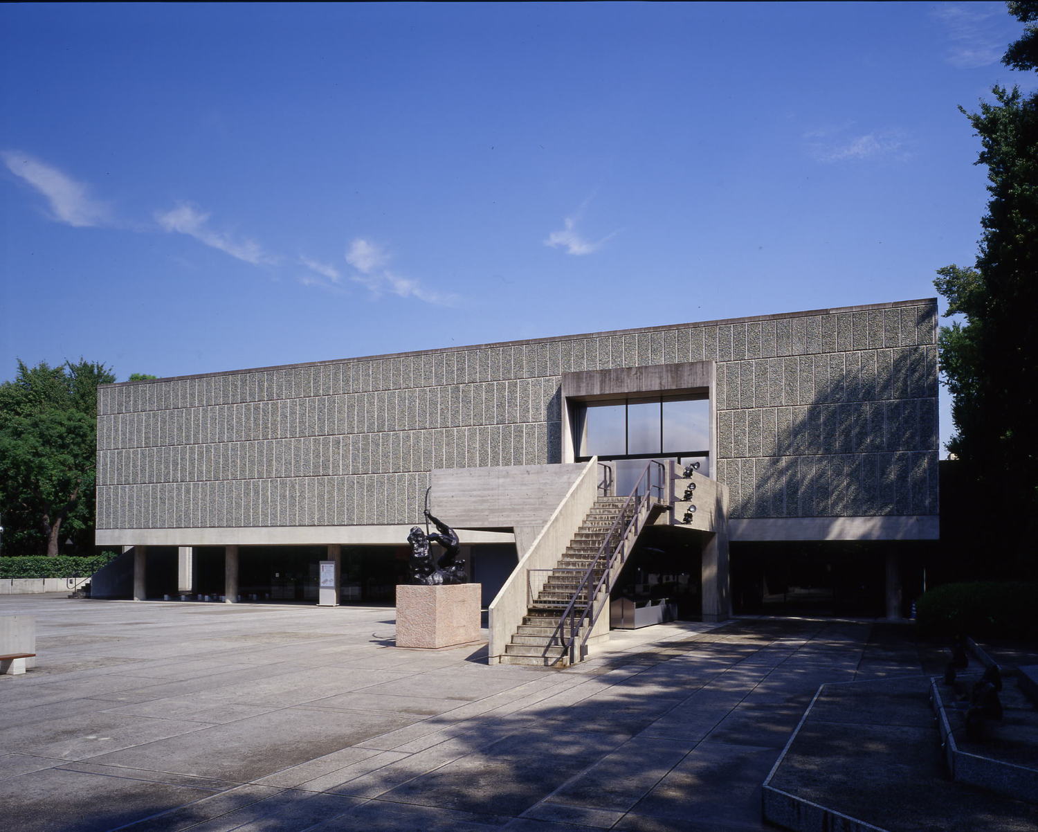 「ニューノーマル」の先駆け？ル・コルビュジエの日本唯一の建築　東京建築物語（第1回）国立西洋美術館