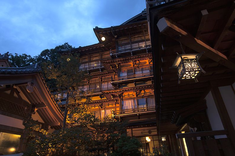 文化財建築と温泉が楽しめる長野・渋温泉「金具屋」　今こそ日本の名宿へ（第3回）