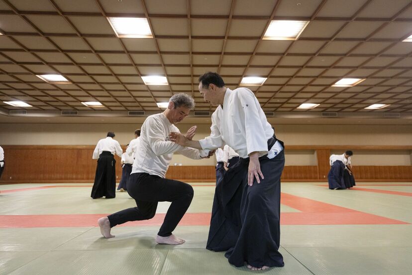 初めての合気道は頭が混乱！でも理にかなった面白い武道であった 還暦編集者のチャレンジ企画（第5回） | JBpress autograph