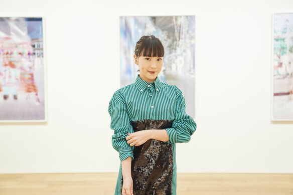 活動20周年を迎えた清川あさみ、信頼を掴む「寄り添う」姿勢