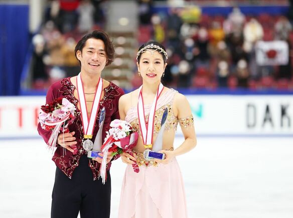 北京五輪シーズン、進化を見せた村元哉中&高橋大輔の可能性