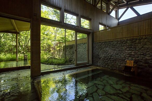 全室に源泉風呂を完備。疲れた体と心を癒す、由布院温泉の宿