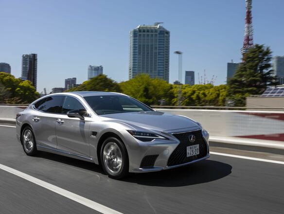 Advanced Drive装備のレクサスLSに見る自動運転の未来