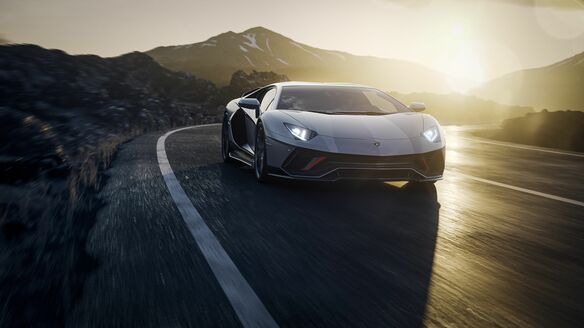 ランボルギーニもEV化⁈ スーパースポーツカーの将来計画とは?