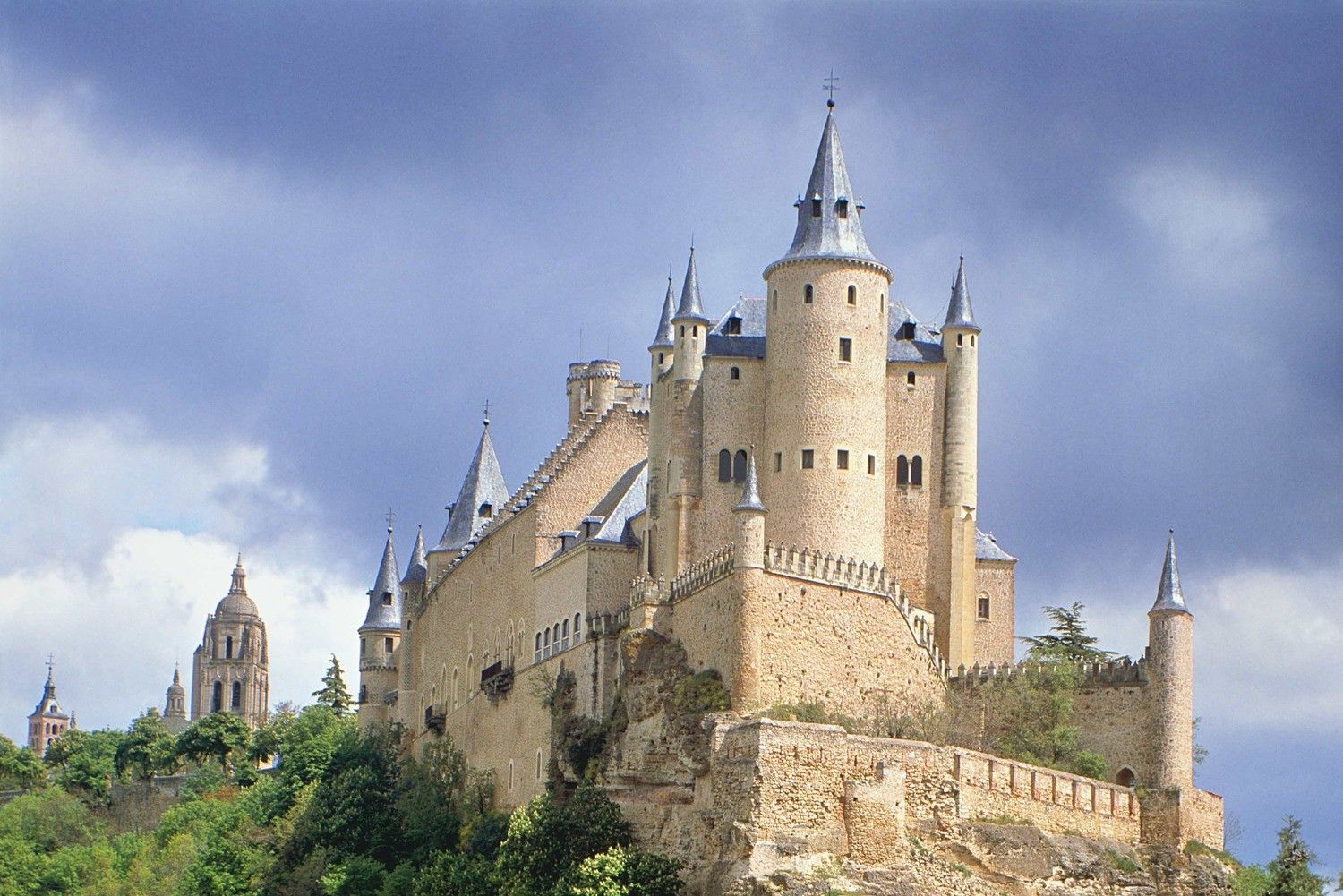 白雪姫のモデル 近代スペイン幕開けの城アルカサル 世界の美しい城 第4回 Jbpress Autograph